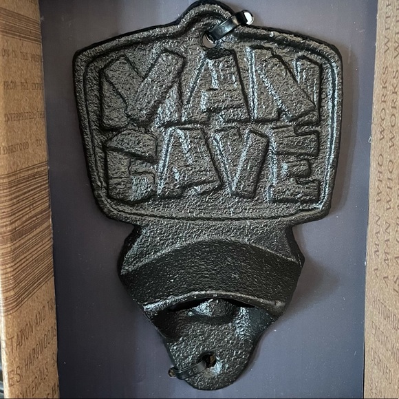 NWT Cast Iron MAN CAVE Wall Mounted Bottle Opener - Picture 3 of 3